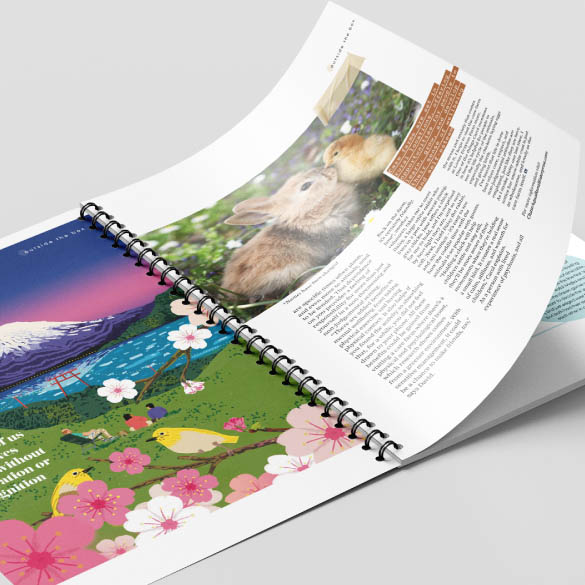 The most distinctive feature of wire-bound books is that they can open 180 degrees smoothly, allowing the content on both pages to be displayed flatly, although the wire may slightly obscure some parts.